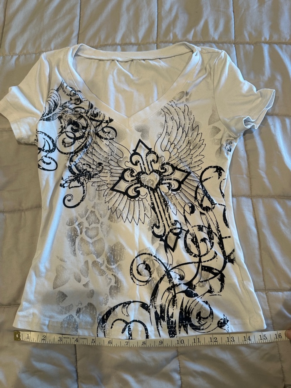 ROMWE White V-Neck Tee with Black Winged Cross Graphic